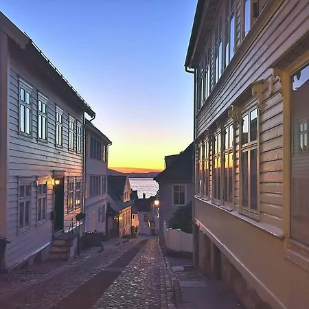 Spacious 3- Bedroom With Unbeatable Location Bergen